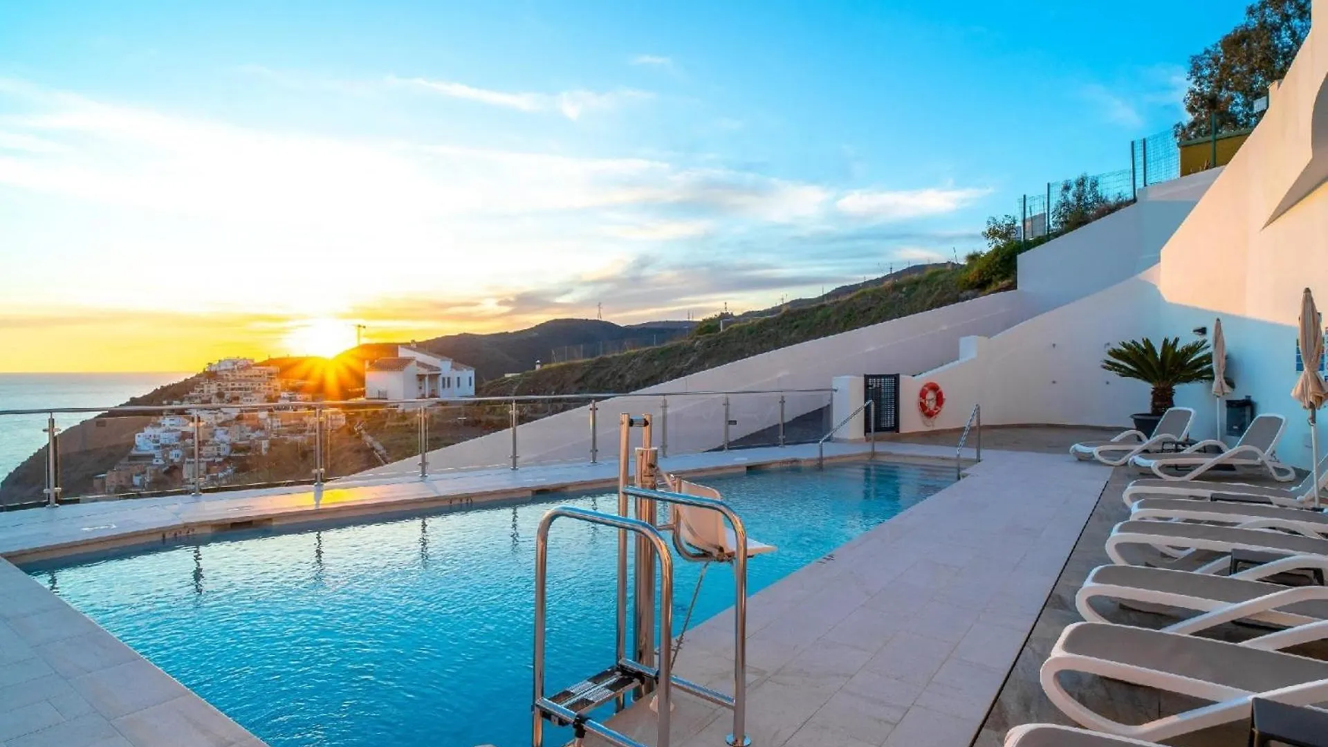Apartment Ferienwohnung Fuer 6 Personen Ca 120 Qm In Nerja, Andalusien Costa Del Sol Spain